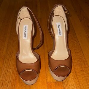 Steve Madden Tan Peep-Toe Heels